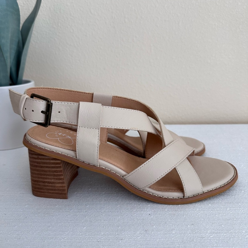 New Oasis Society Nude Faux Leather Cross Strap Heeled Sandals Women’s 8.5